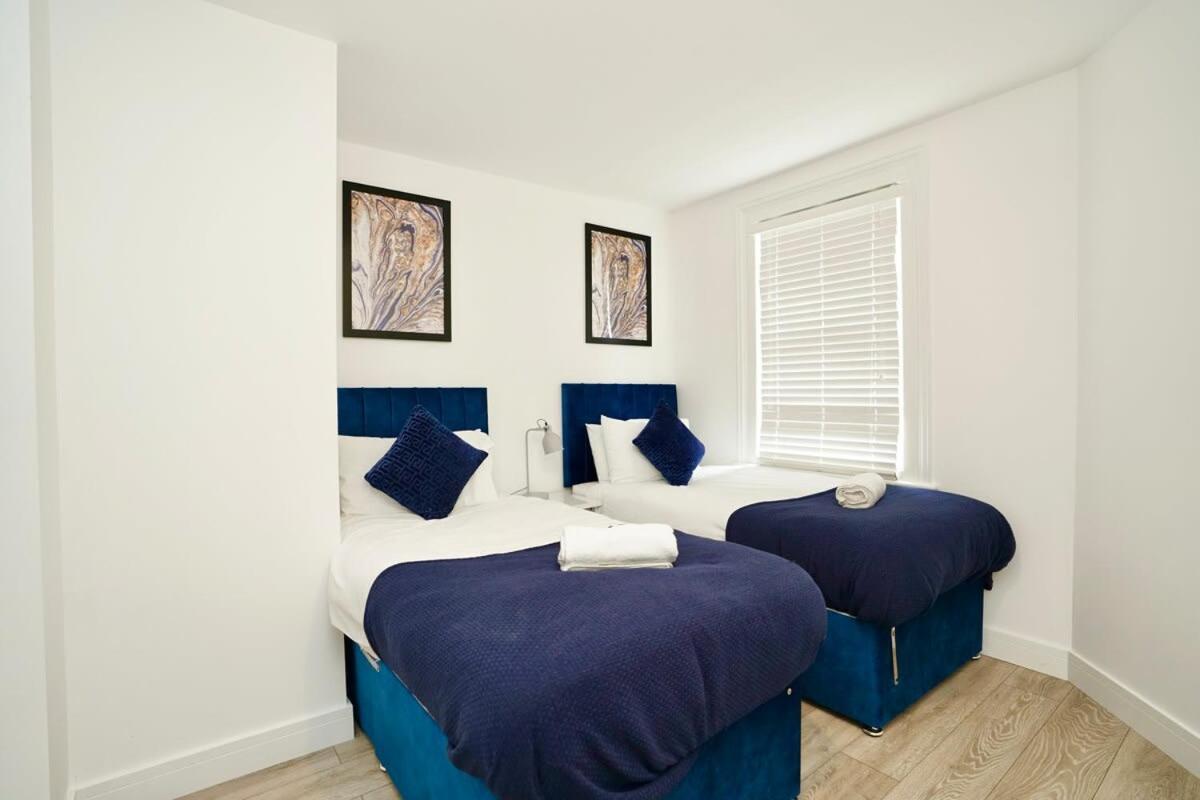 Huntingdon Luxury Apartments Exterior photo